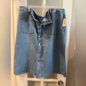 Plus Size Button-Front Denim Skirt in Medium Blue